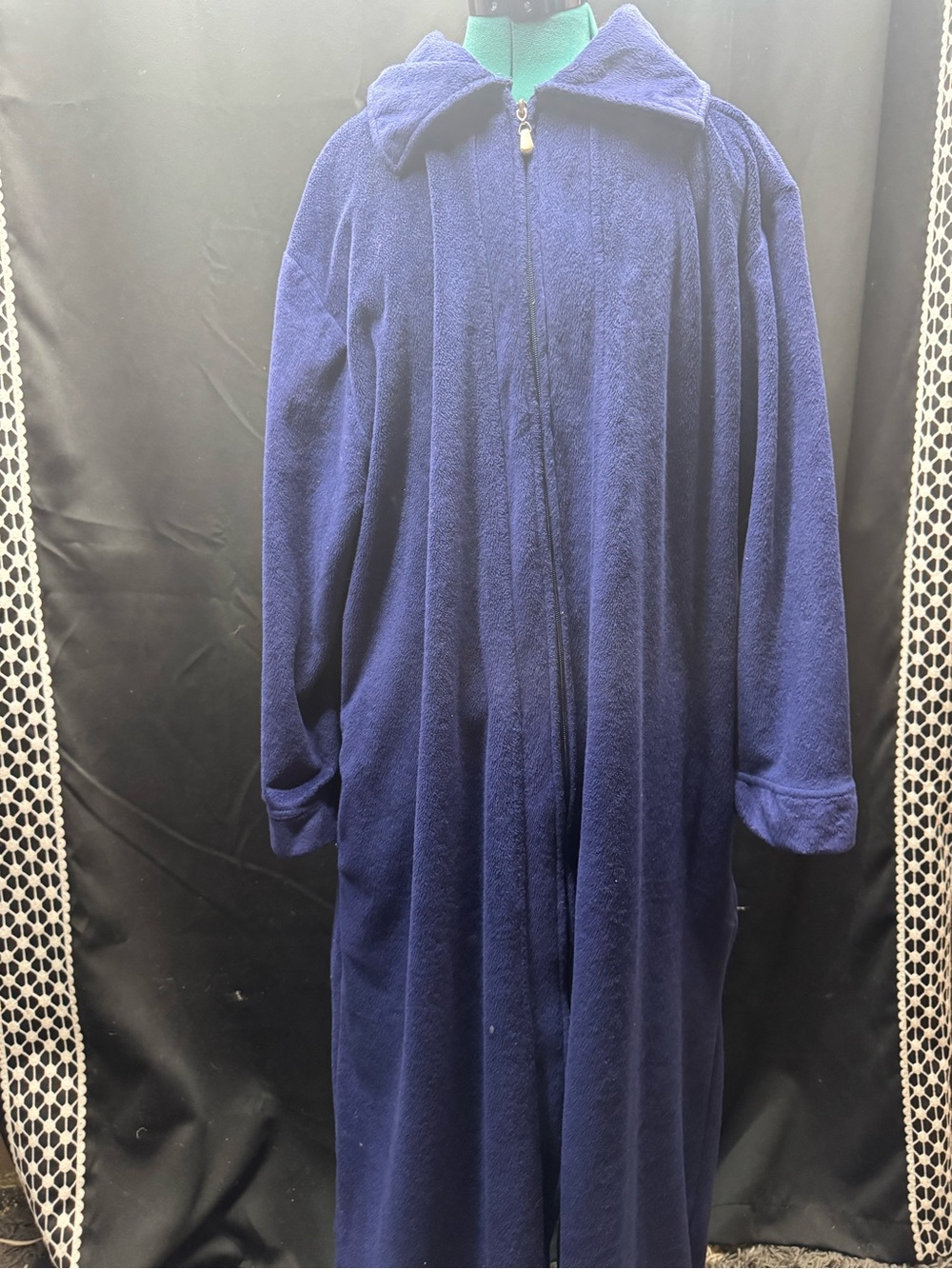 Plush Hooded Full-Length Robe in Deep Navy